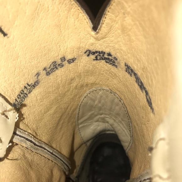 Tony Lamas only worn a few times! Size: 7 1/2. - Picture 5 of 5